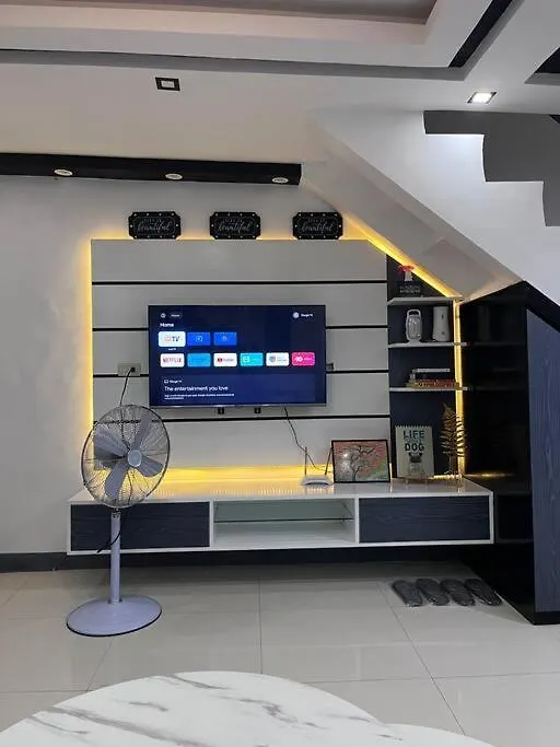 D Chambers Townhouse In Deca-Clark Residences Ángeles