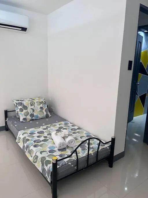 D Chambers Townhouse In Deca-Clark Residences Ángeles 0*,  Filipinas